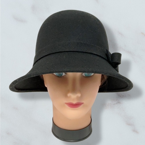 ÀQUA Black Wool Cloche Hat with Side Bow main image 8